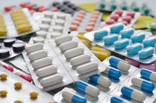 Минпромторг предложил разрешить магазинам продавать лекарства