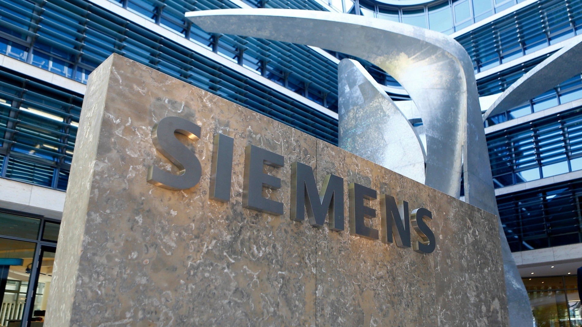 Ростех и Siemens создадут в России сеть клинико-диагностических лабораторий